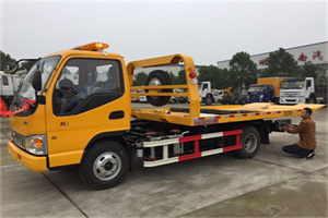 铅山哪里有拖车服务